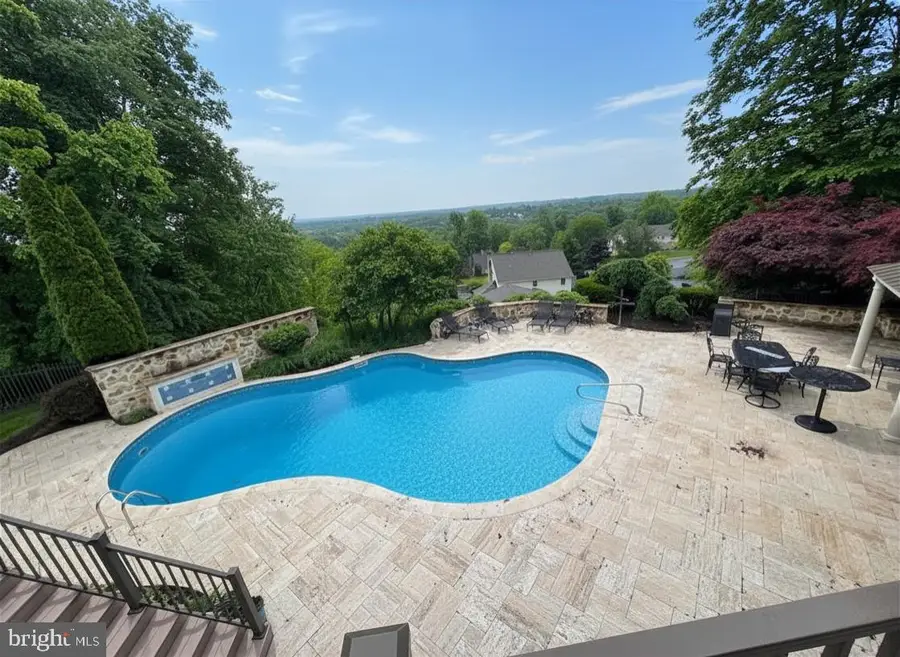 2394 Forest Hills Dr, Harrisburg, PA 17112 - #2