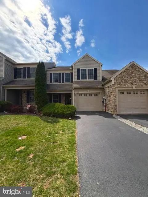 688 Stoverdale Rd, Hummelstown, PA 17036 - #1