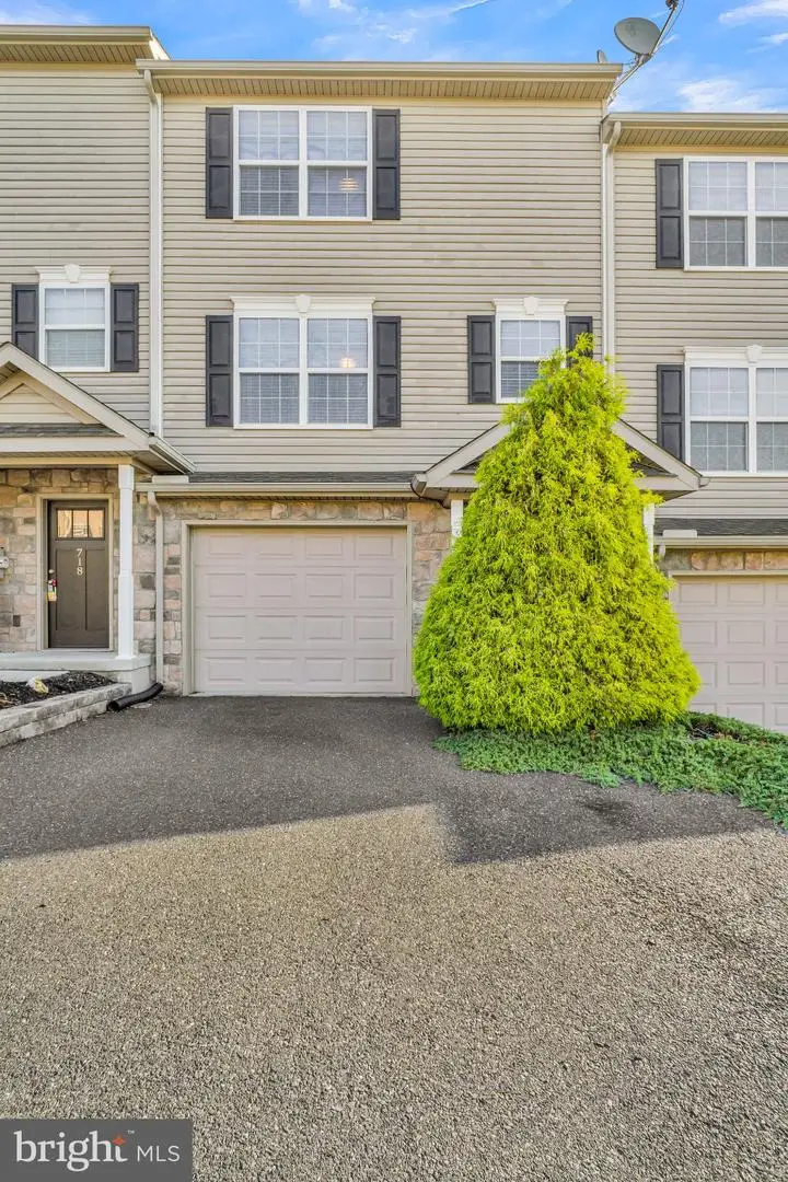 722 Gregs Dr, Harrisburg, PA 17111 - #1