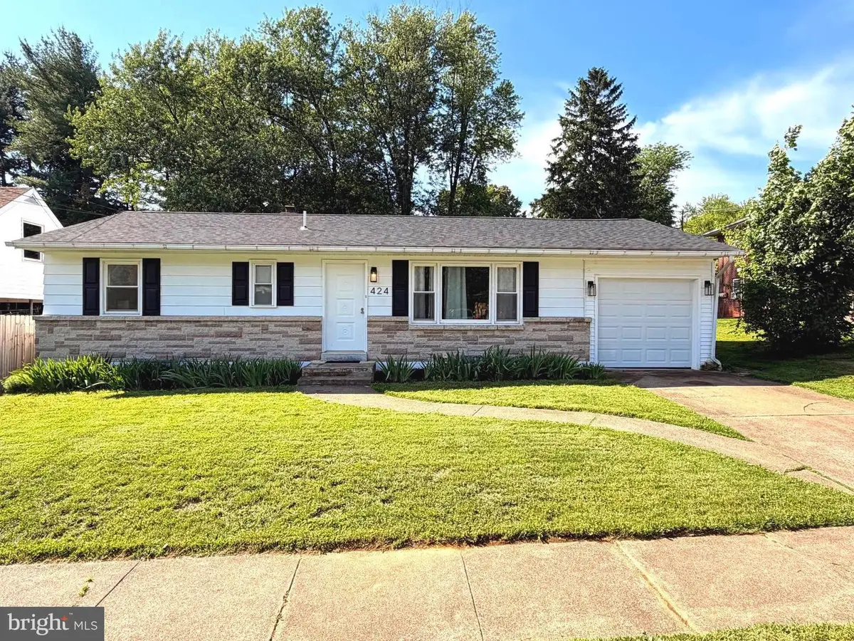 424 N Duke St, Hummelstown, PA 17036 - #1