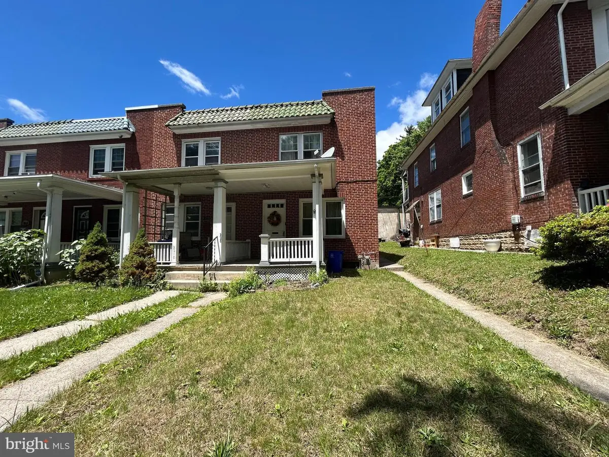 2020 Holly St, Harrisburg, PA 17104 - #1