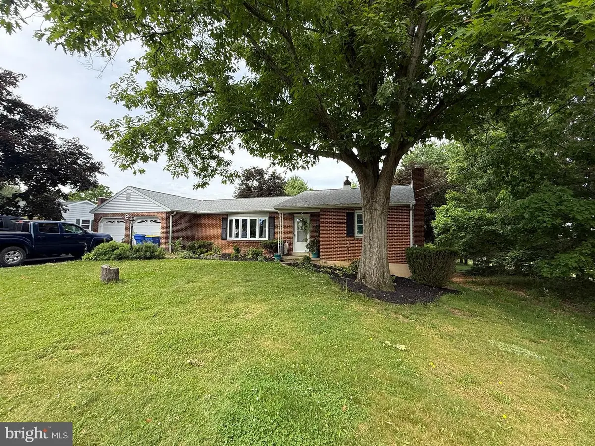 169 Trail Rd, Hershey, PA 17033 - #1