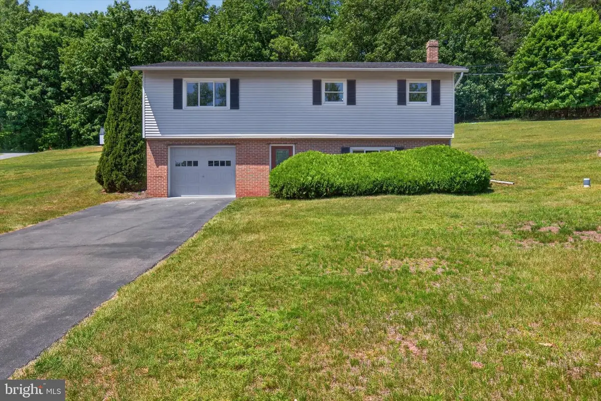 240 Harman Rd, Halifax, PA 17032 - #1