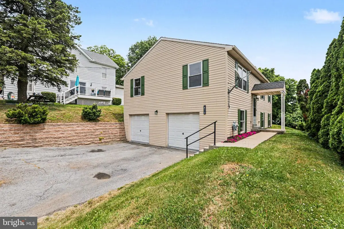 466 Main St, Harrisburg, PA 17113 - #1