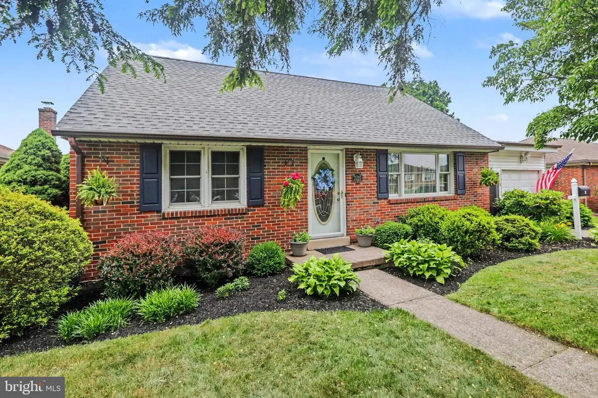 7020 Jefferson St, Harrisburg, PA 17111 - #1
