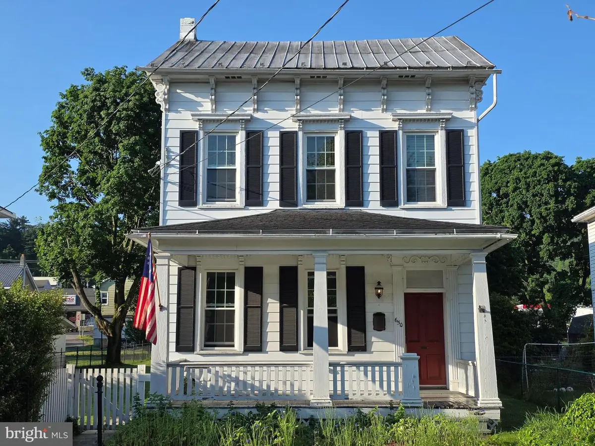 650 N 2nd St, Lykens, PA 17048 - #1