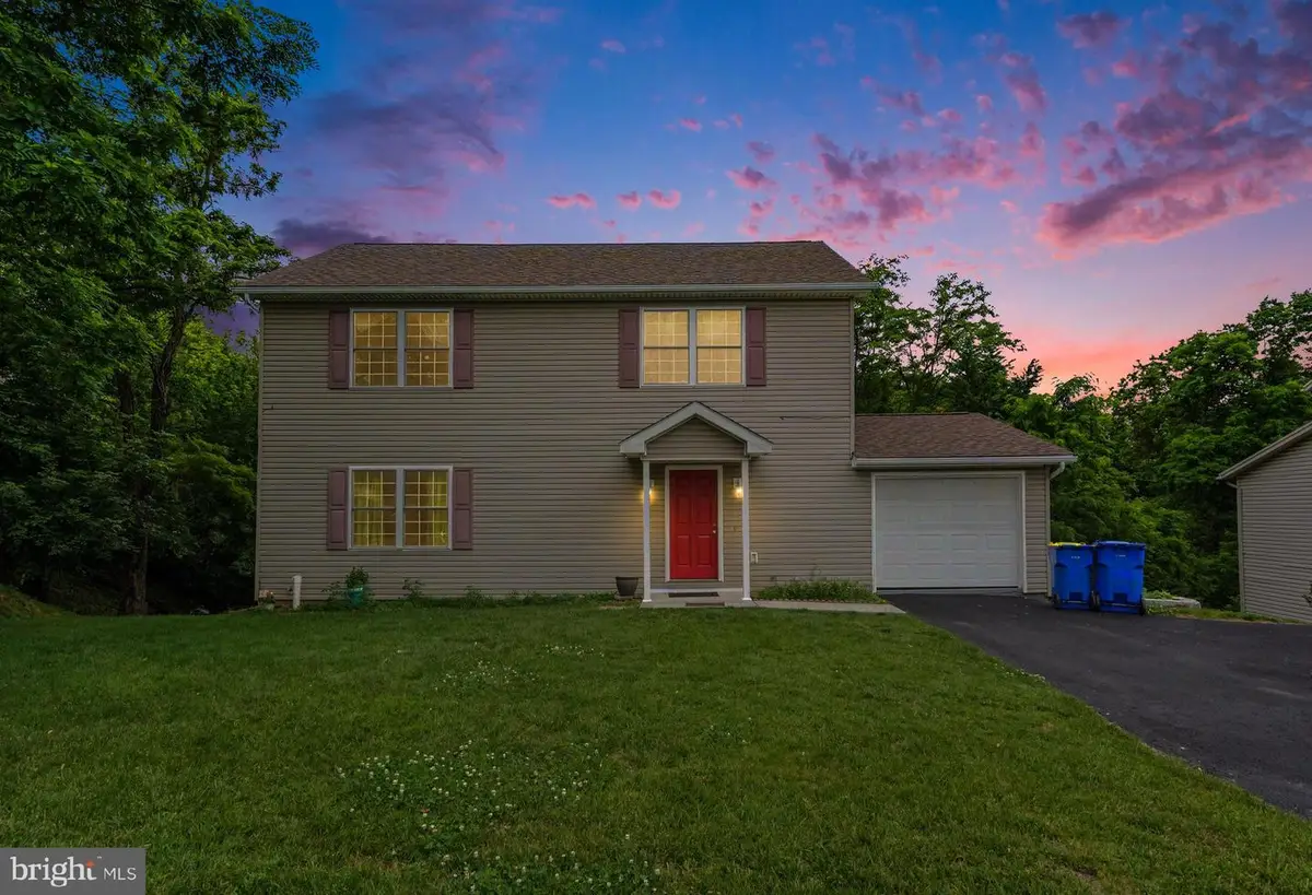 725 Lindenwood Ln, Harrisburg, PA 17113 - #1