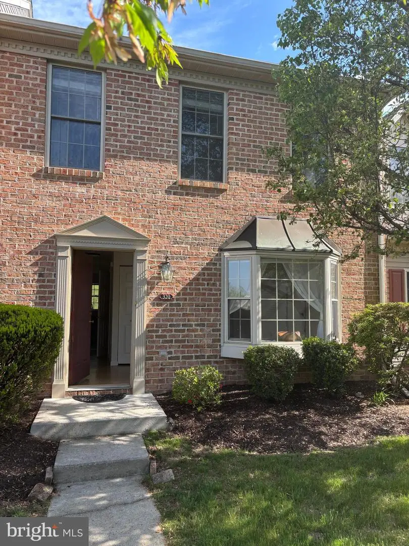 320 Woodland View Ct, Harrisburg, PA 17110 - #1