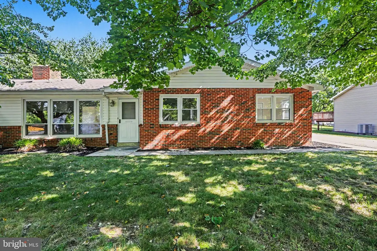 4722 Clarendon St, Harrisburg, PA 17109 - #1