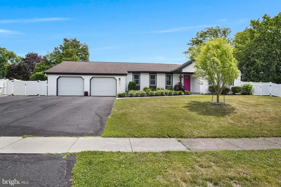 1098 Hillview Ln, Hershey, PA 17033 - #3