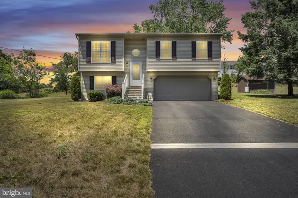 7808 Dewey Dr, HARRISBURG, PA 17112