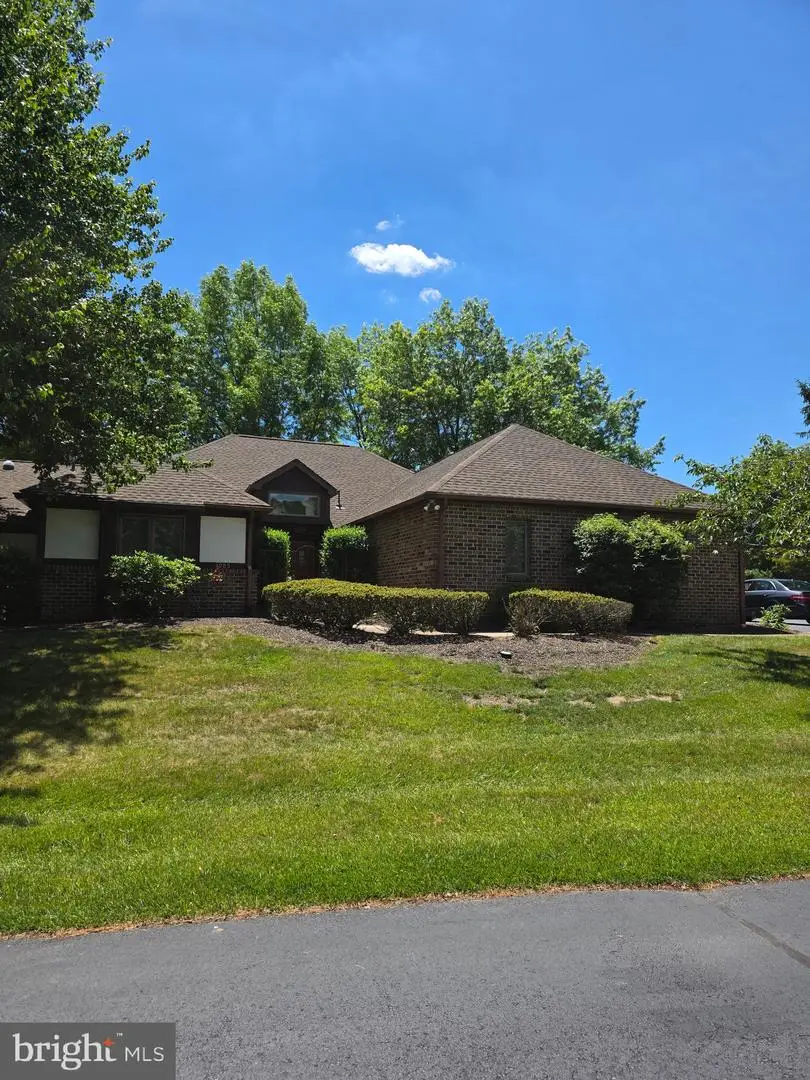 4085 Greystone Dr, Harrisburg, PA 17112 - #2