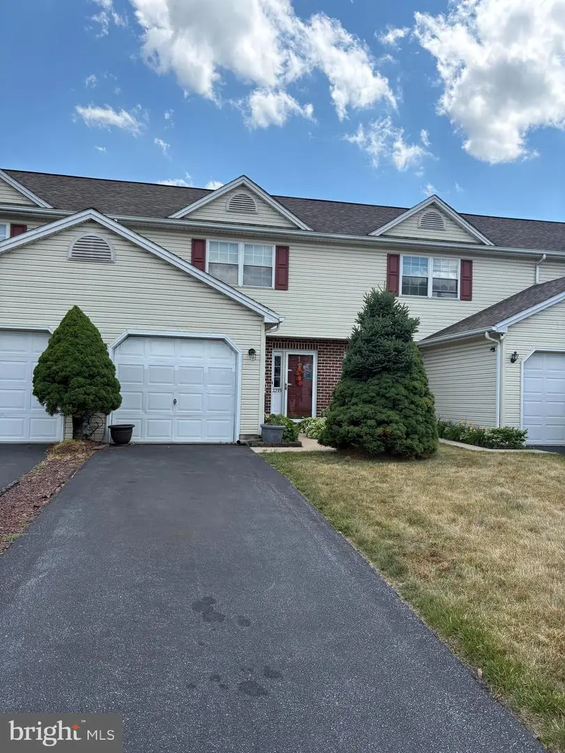 7255 Huntingdon St, Harrisburg, PA 17111 - #1