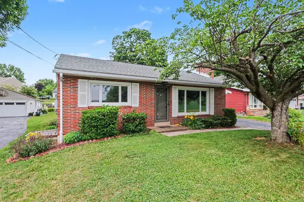 1755 Grove St, HUMMELSTOWN, PA 17036