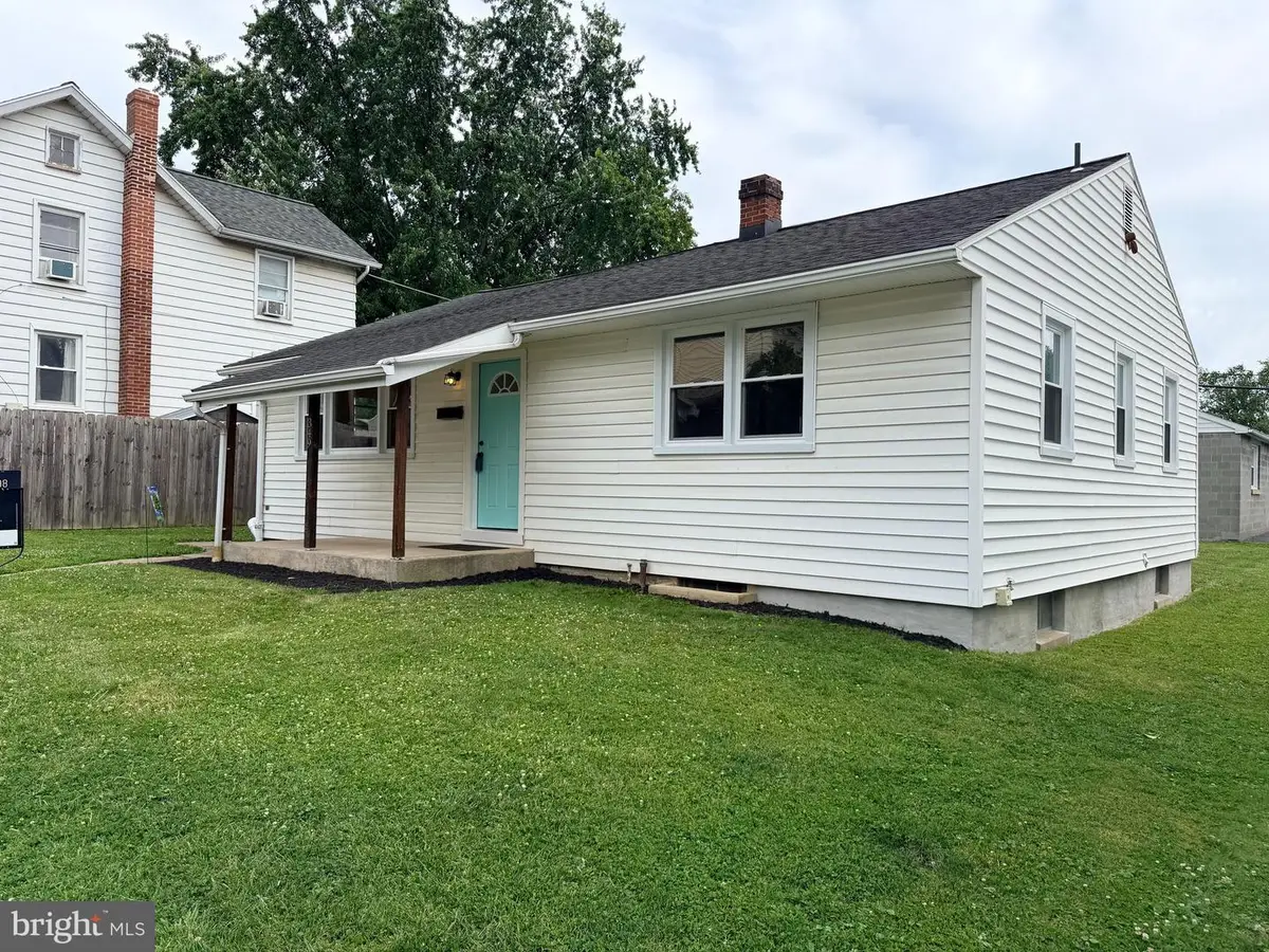 349 Market St, Highspire, PA 17034 - #1