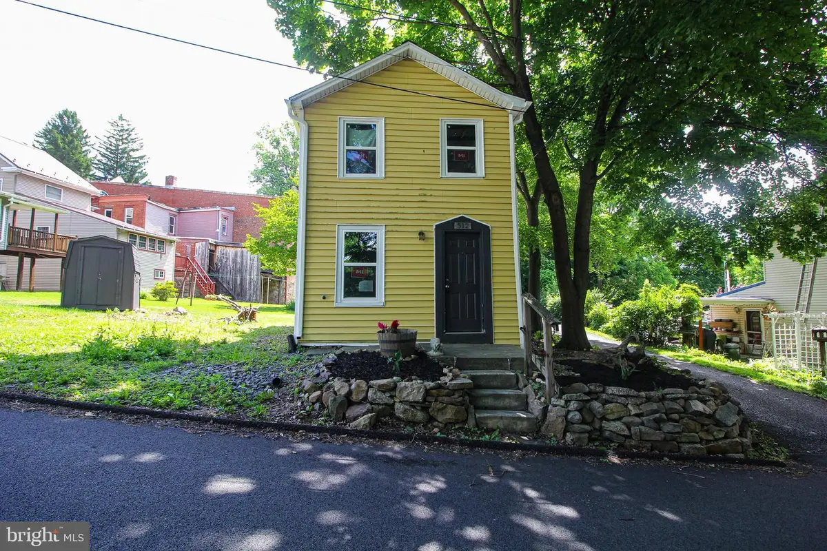 312 Plane St, Lykens, PA 17048 - #1