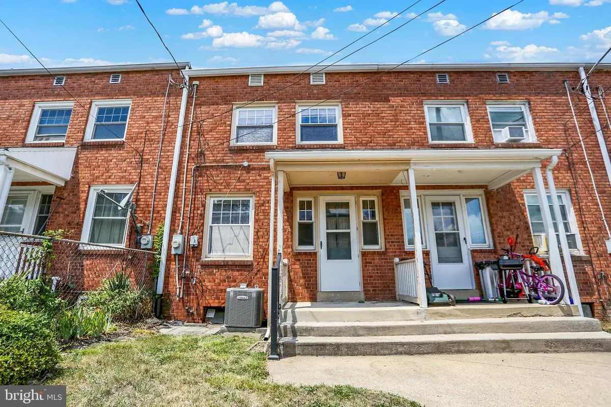 2473 Berryhill St, Harrisburg, PA 17104 - #1