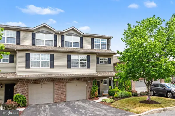 105 Hawk Ct, HUMMELSTOWN, PA 17036