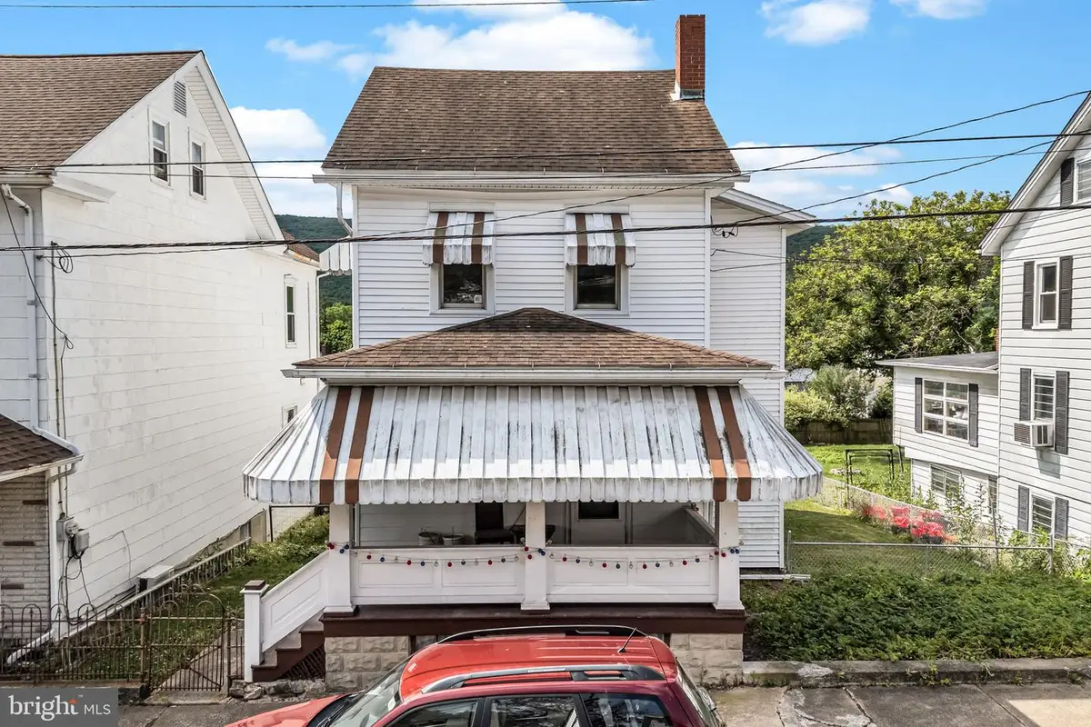 404 Julian St, Williamstown, PA 17098 - #1