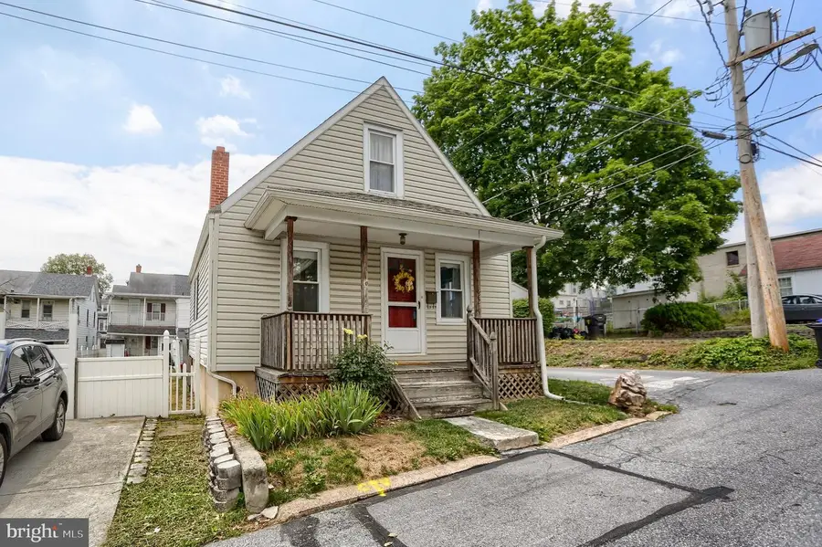 221 S 30th St, Harrisburg, PA 17103 - #3