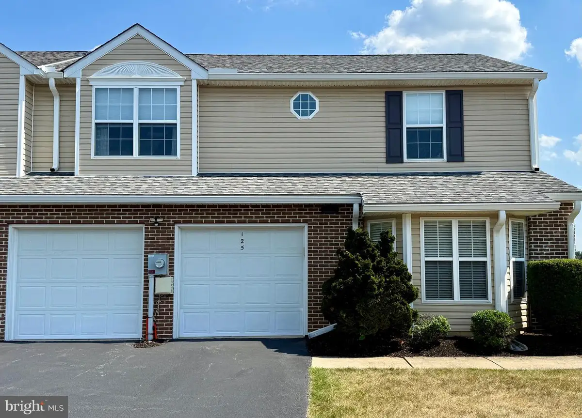 125 Merlin Dr, Hummelstown, PA 17036 - #1