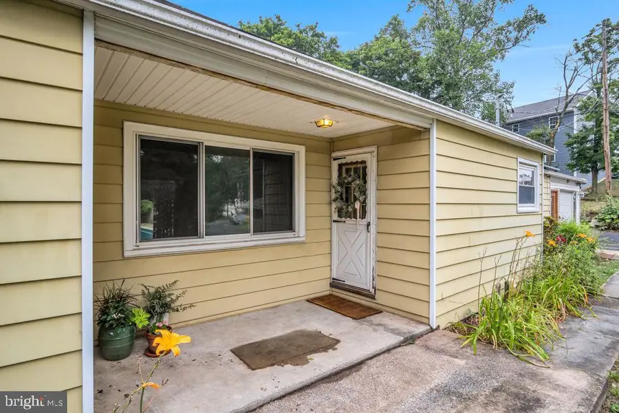 601 Gaynor Ln, Harrisburg, PA 17111 - #2