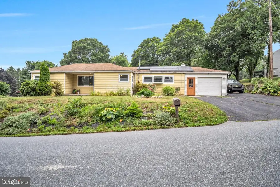 601 Gaynor Ln, Harrisburg, PA 17111 - #3