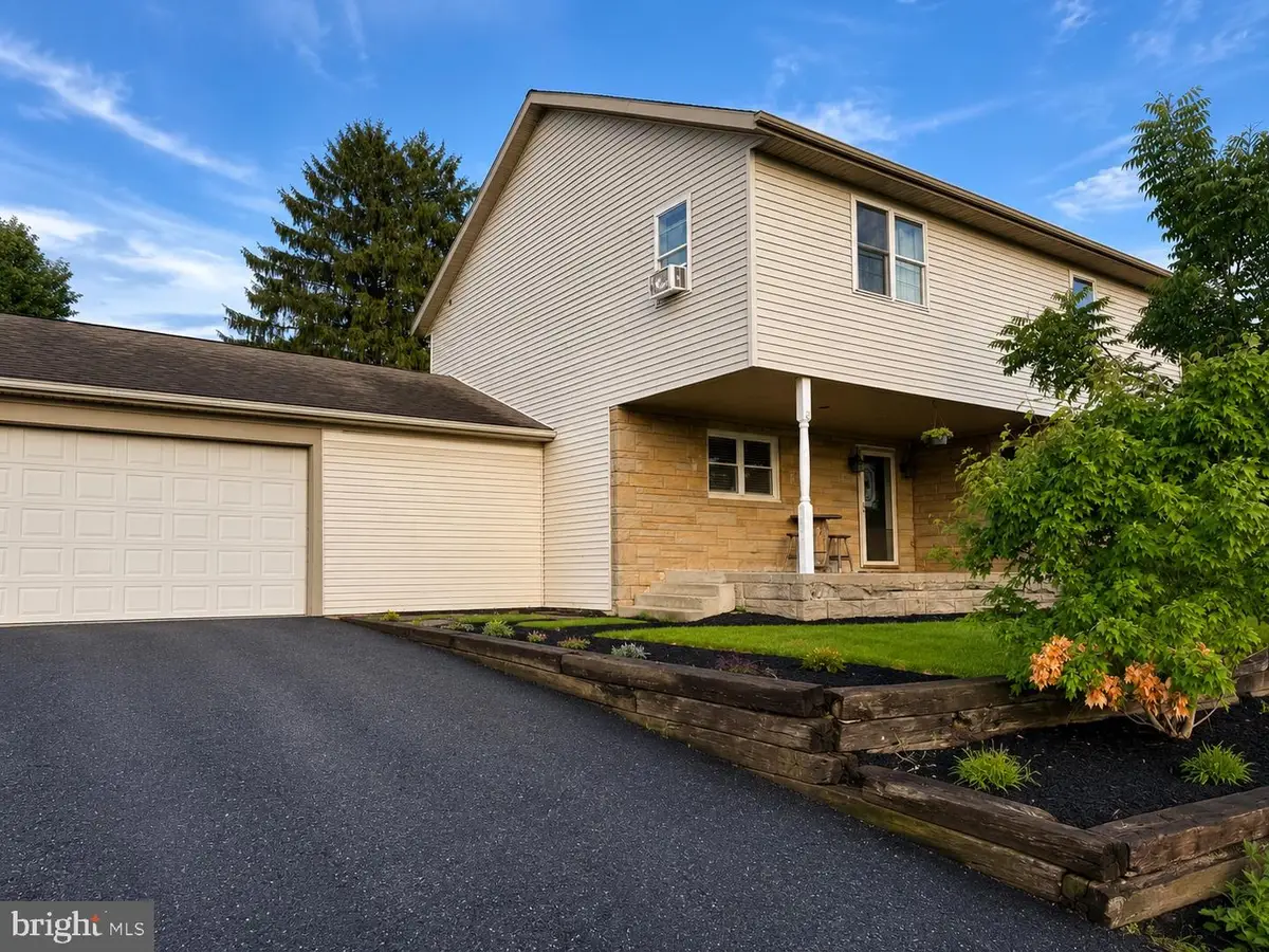 1686 Mapledale Rd, Elizabethtown, PA 17022 - #1