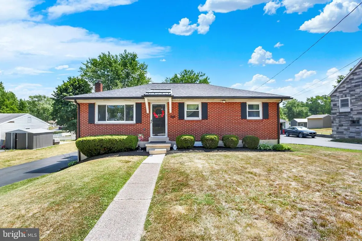 6207 Catherine St, Harrisburg, PA 17112 - #1
