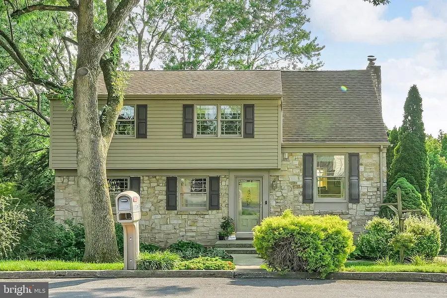 8 Sycamore Rd, Hummelstown, PA 17036 - #2