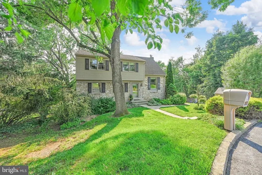 8 Sycamore Rd, Hummelstown, PA 17036 - #3
