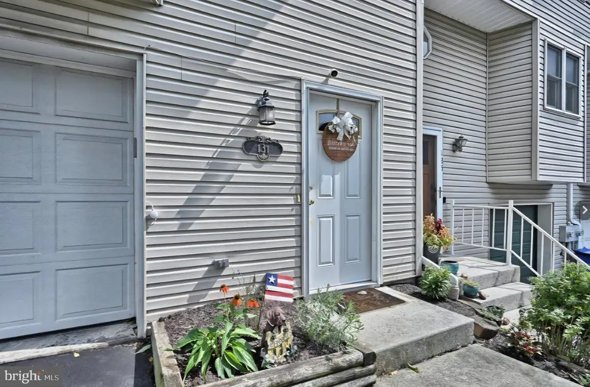 131 Chartwood Dr, Harrisburg, PA 17111 - #1