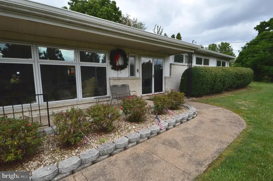 1406 Regency Cir, Harrisburg, PA 17110 - #2