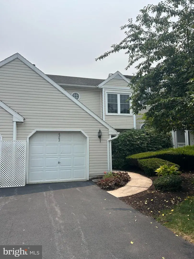 6262 Spring Knoll Dr, Harrisburg, PA 17111 - #1