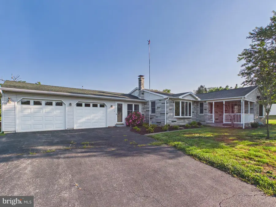 8664 Jonestown Rd, Grantville, PA 17028 - #3