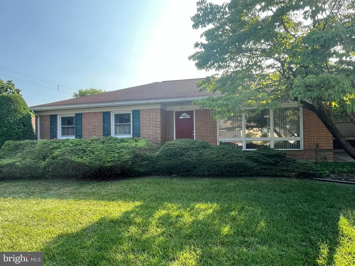 612 Latshmere Dr W, Harrisburg, PA 17109 - #1