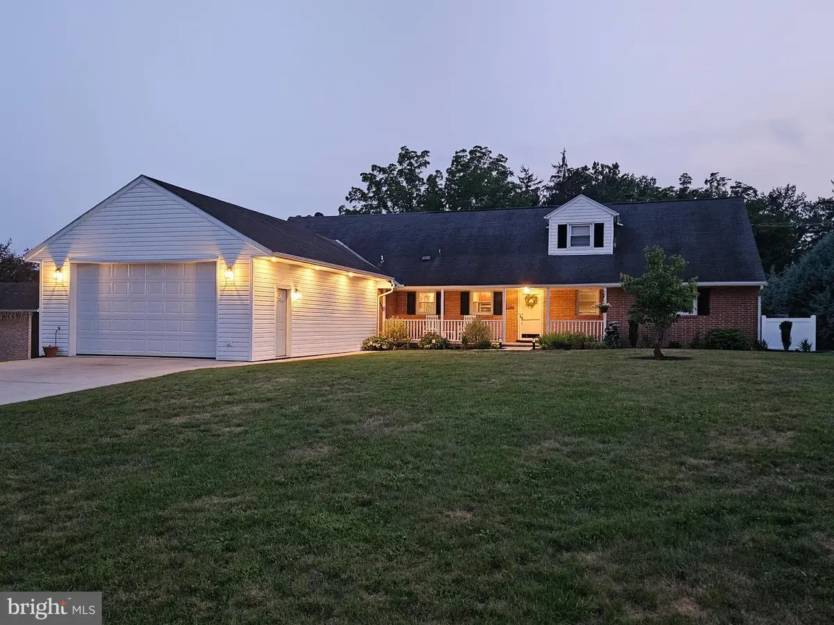 1508 Crestmont Dr, Harrisburg, PA 17112 - #1