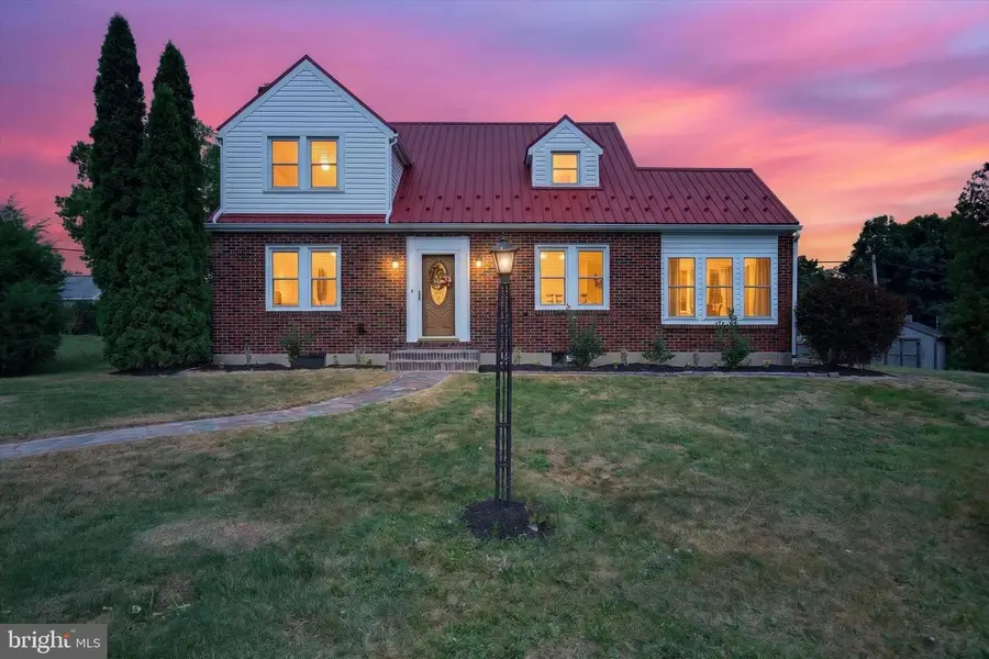 111 E Main St, Elizabethville, PA 17023 - #2
