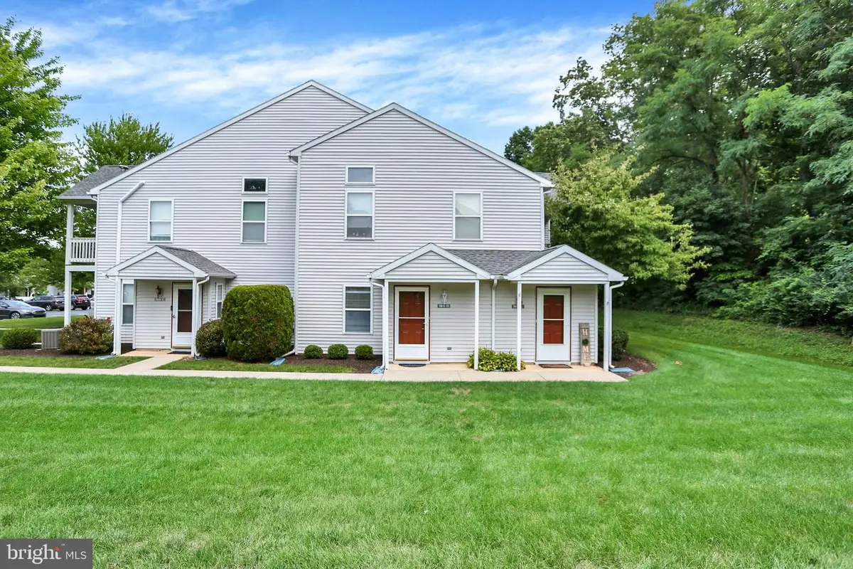 5811d Hidden Lake Dr, Harrisburg, PA 17111 - #1
