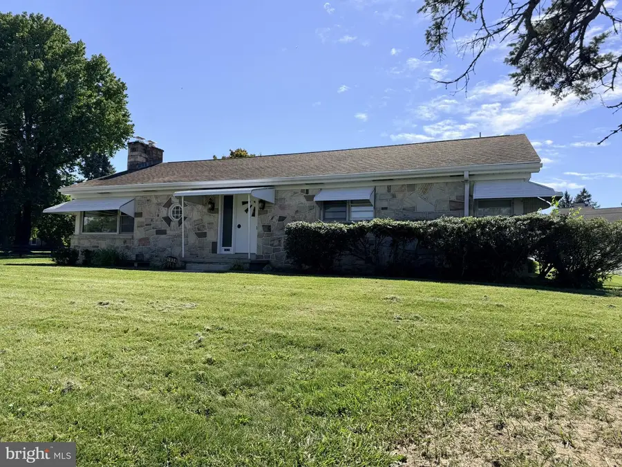 1034 Fishburn Rd, Hershey, PA 17033 - #2