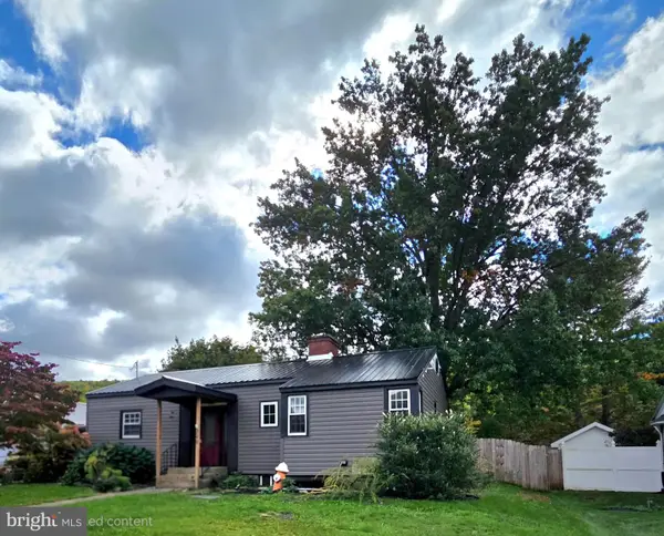 320 S 2nd St, LYKENS, PA 17048