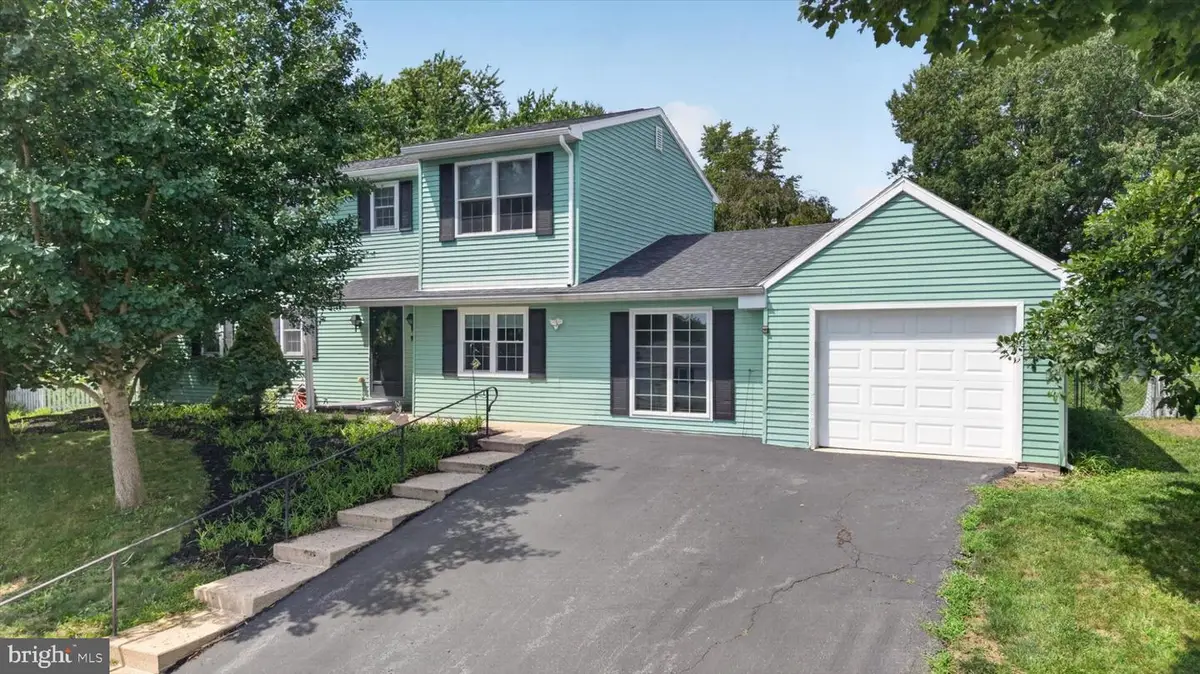 7738 Farmdale Ave, Harrisburg, PA 17112 - #1