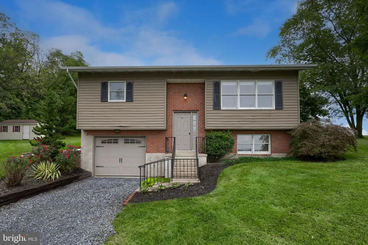3207 Mill Rd, Elizabethtown, PA 17022 - #1