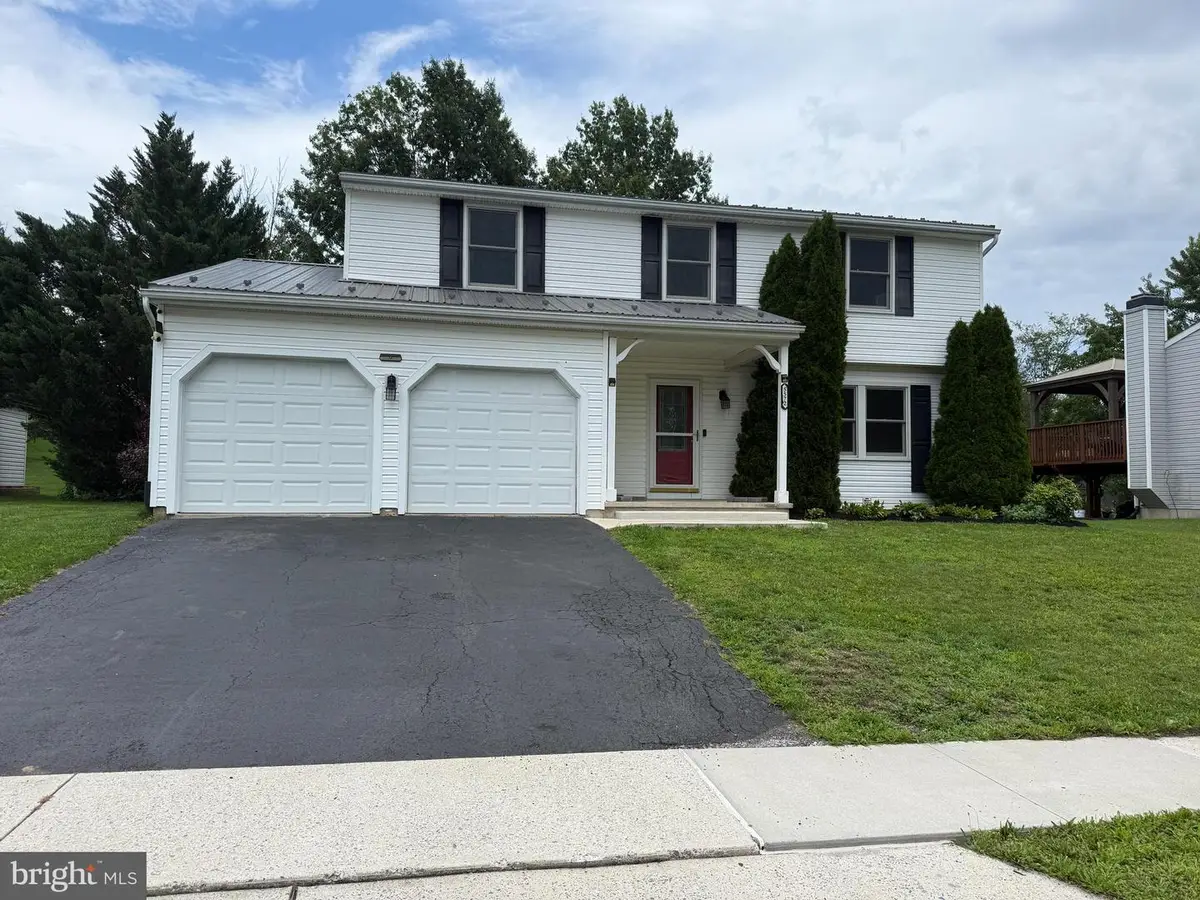 5572 Banbridge Dr, Harrisburg, PA 17112 - #1