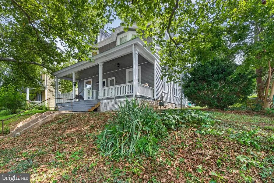 325 Park Ave, Hershey, PA 17033 - #2