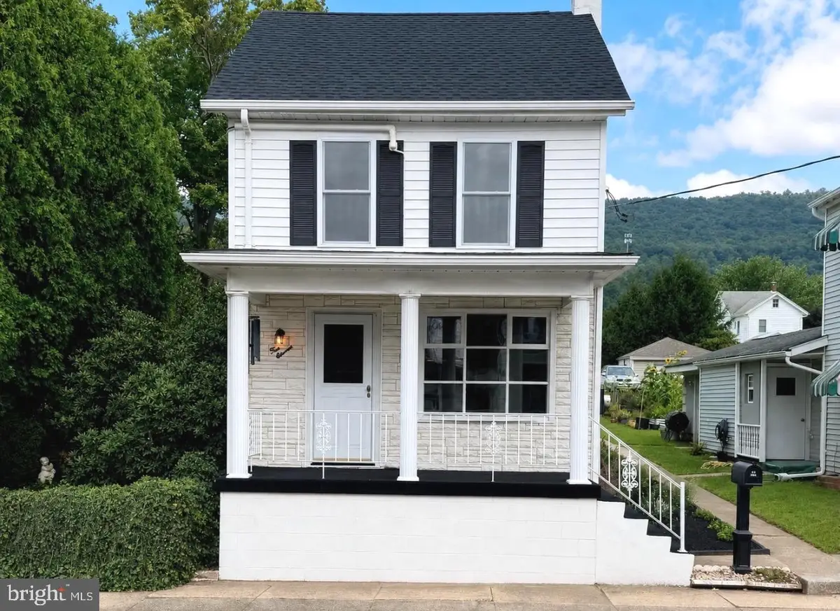 411 Julian St, Williamstown, PA 17098 - #1