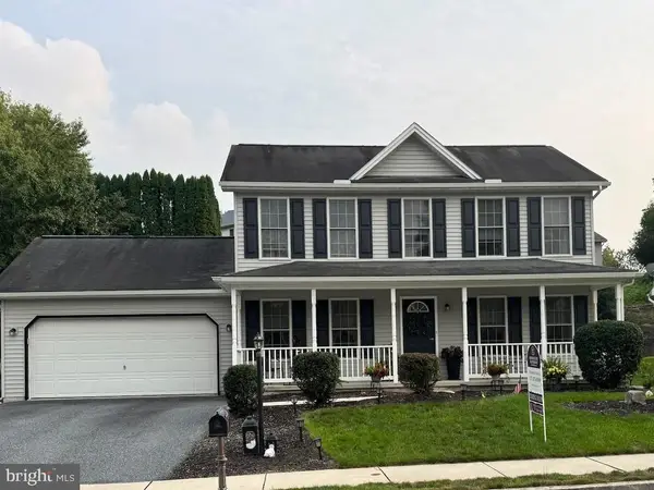 55 Sweet Arrow Dr, HUMMELSTOWN, PA 17036