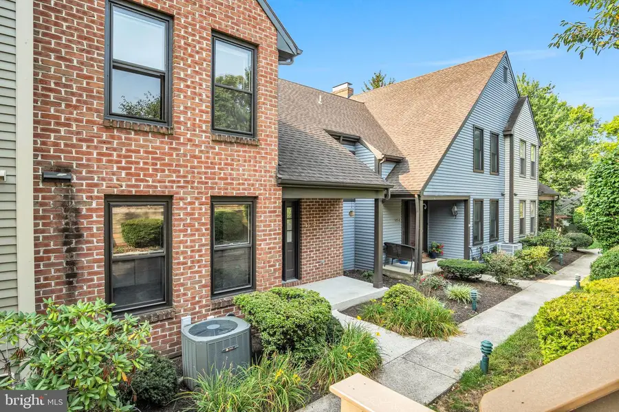 1127 Wicklow Ct, Hummelstown, PA 17036 - #3
