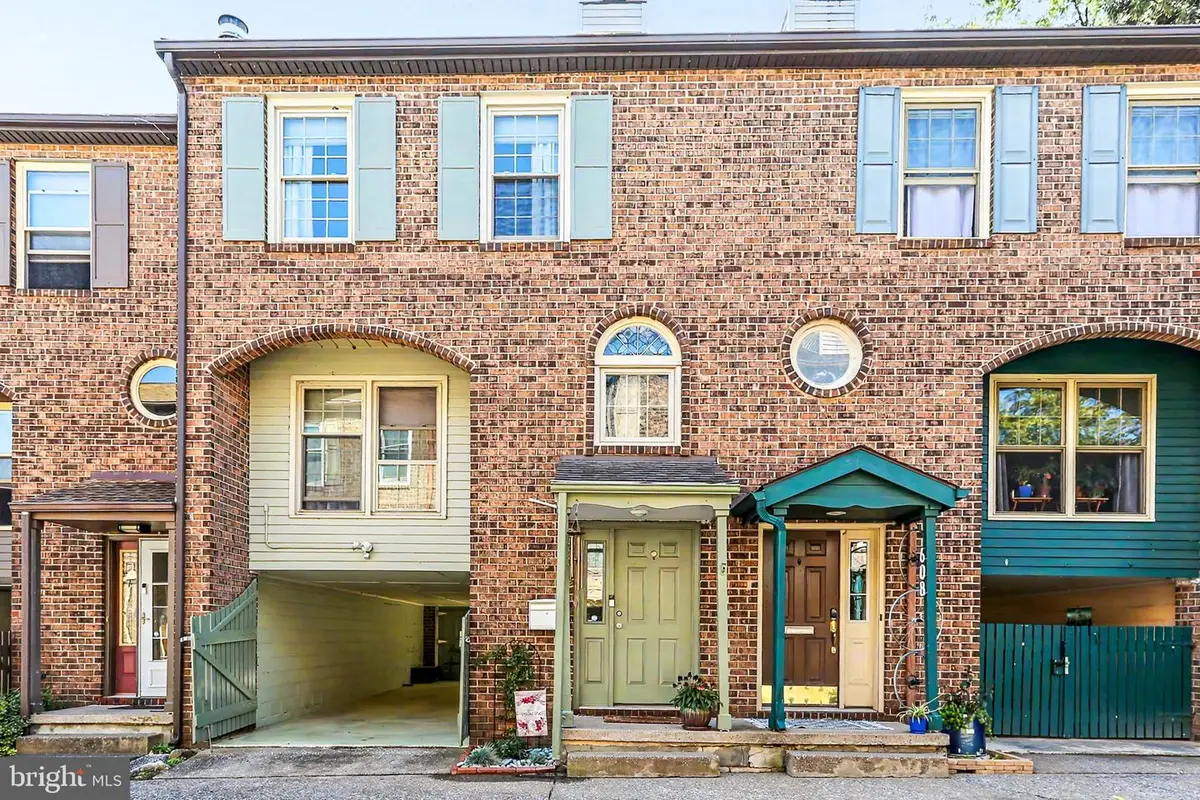 610 Race St, Harrisburg, PA 17104 - #1