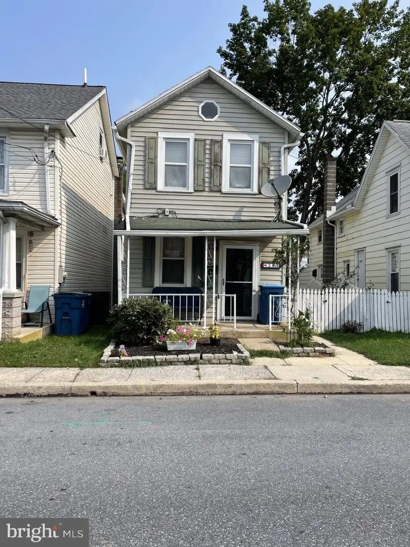 304 W 2nd St, Hummelstown, PA 17036 - #2
